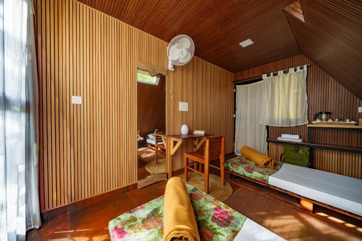 Aya Natural Udumbanshola Luaran gambar